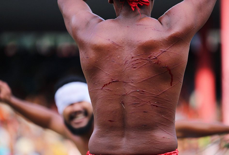 Baku Pukul Manyapu, Atraksi Unik dari Maluku Tengah Saat Awal Bulan Syawal.  Lihat Foto-foto Keunikannya - Fotokita