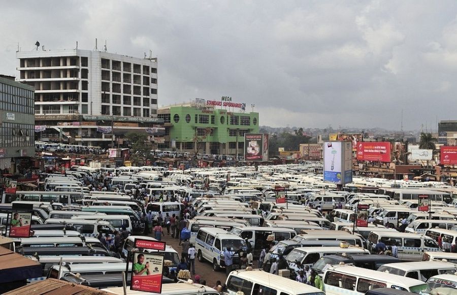 Ratusan angkutan kota di Uganda