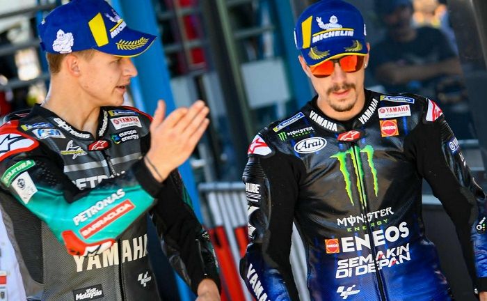Duo pebalap muda Yamaha, Fabio Quartararo dari Petronas Yamaha SRT (ki) dan Maverick Vinales (Monster Energy Yamaha).    