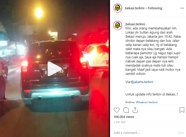 Video yang diunggah di sosial media yang memperlihatkan mobil SUV hitam menyalakan strobo ke arah belakang. 