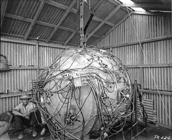 Gadget, bom atom pertama