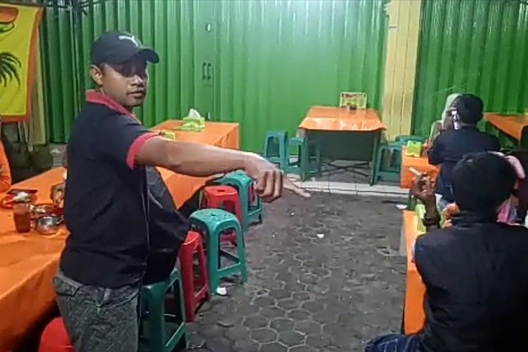 Pemilik warung pecel lele, Edi Saputro