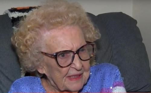 Berpacaran Setahun, Ini Video Wanita 102 Tahun Menikah dengan Pria Berusia 100 Tahun, 'Kami Saling Jatuh Cinta'