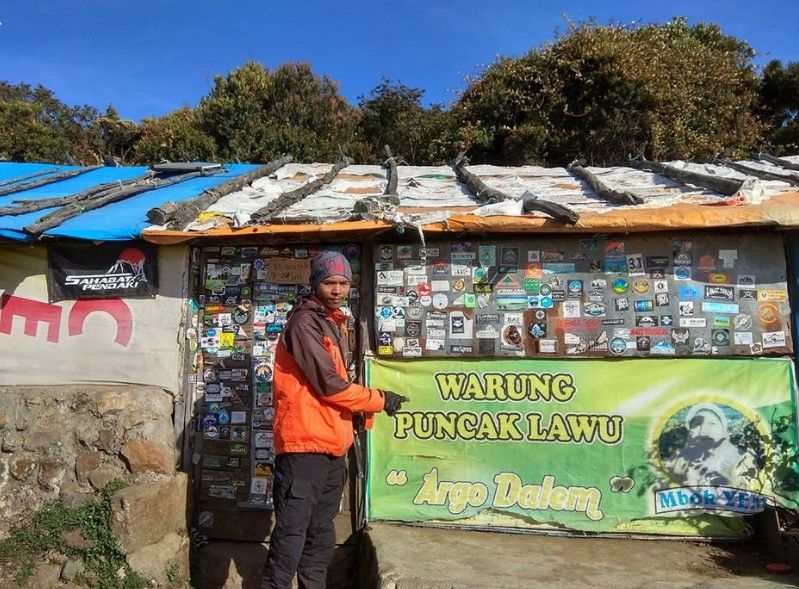 Melihat Warung Mbok Yem, Warung Tertinggi di Indonesia