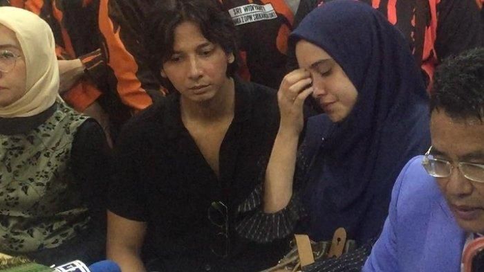 Hotman Paris, Fairuz A Rafiq dan Sonny Septian datangi Komnas Perempuan, Jakarta Pusat, terkait kasus ‘ikan asin’, Senin (8/7/2019). 