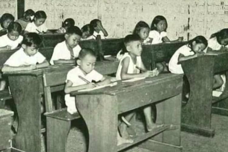 Foto hari pertama masuk sekolah di Yogyakarta pada tahun 1673 yang viral