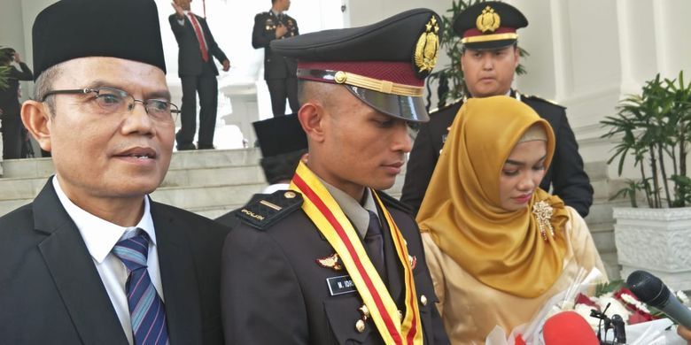 Muhammad Idris, lulusan terbaik Akpol 2019, usai dilantik sebagai perwira Polri oleh Presiden Jokowi di Istana Merdeka.