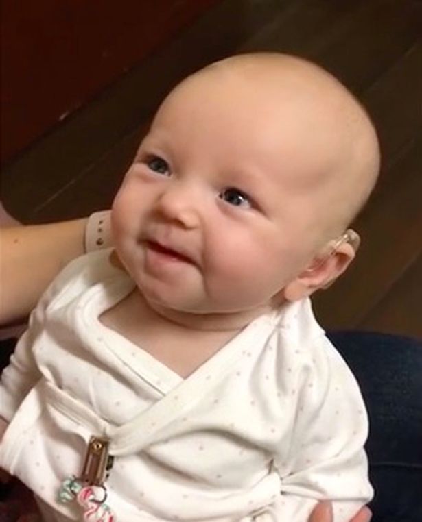 Video Reaksi Bayi Saat Pertama Kali Mendengar Suara Ibunya, Siap-siap Terharu Menontonnya!