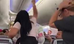 Lirik Wanita Lain di Pesawat, Pria Ini Babak Belur Dipukul Pacarnya dengan Laptop, Inilah Videonya