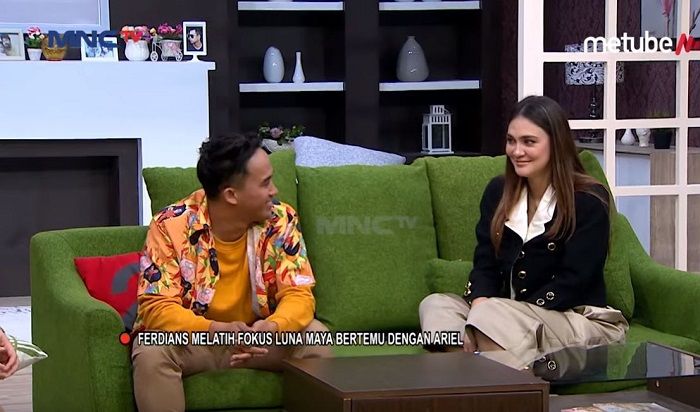 Tatapan Luna Maya pada Anwar yang saat itu dalam penglihatannya seolah adalah Ariel