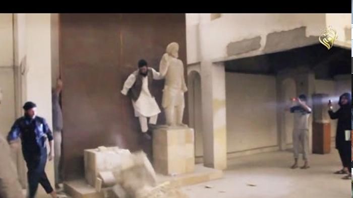 aksi ISIS hancurkan patung-patung kuno