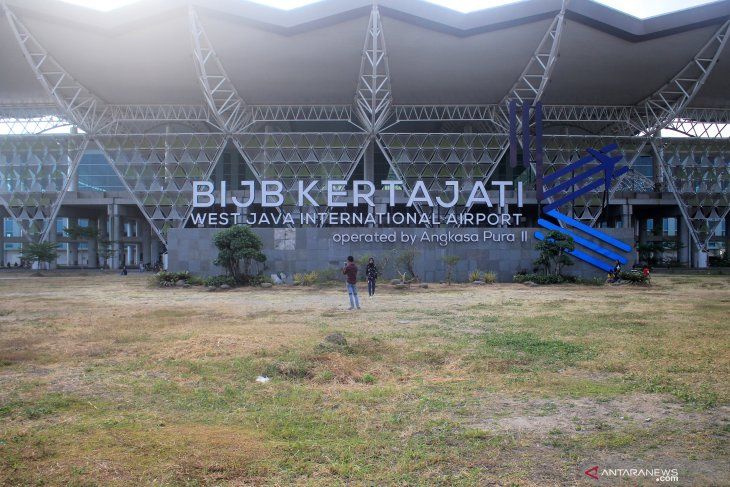 uasana Bandara Internasional Jawa Barat (BIJB) Kertajati yang lengang di Majalengka, Jawa Barat, Sabtu (15/6/2019). 