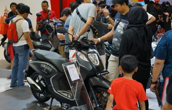 Skutik Hond aGenio, salah satu dari 3 produk motor Honda yang lau di GIIAs 2019.