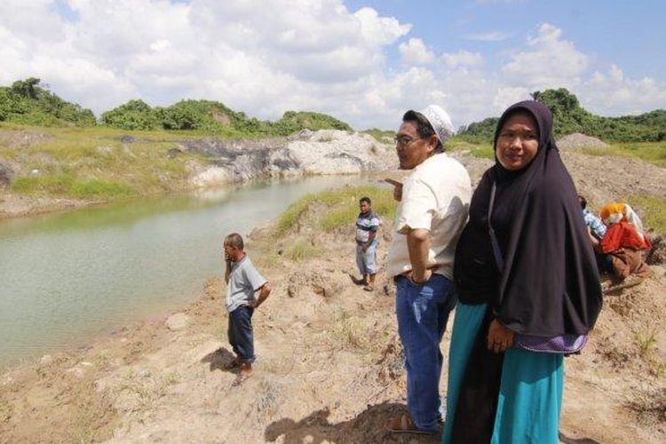 Lubang bekas galian tambang batu bara di Samarinda