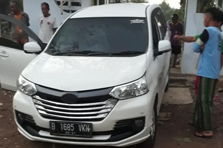 Viral Pengemudi Mobil Tersesat ke Kuburan Tengah Malam Setelah Foto Prewedding