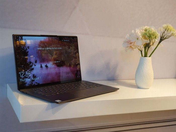 Lenovo Yoga S940.