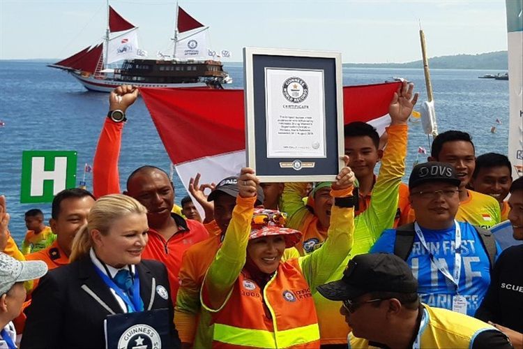 Isteri Kapolri Gawangi WASI Pecahkan Rekor Selam Dunia di Manado