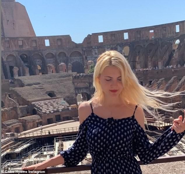Chloe saat berlibur ke Roma, Italia
