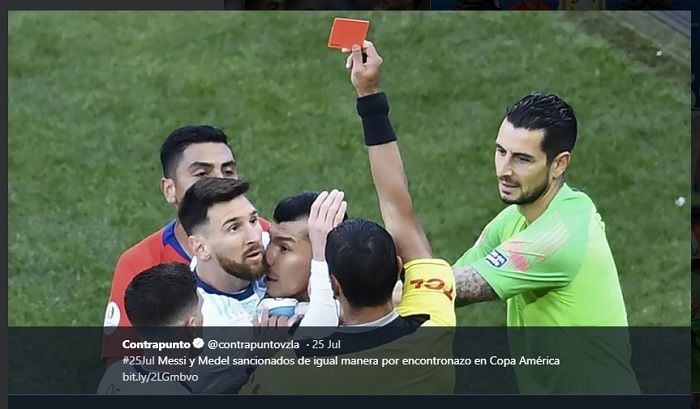Messi ketika berseteru dengan Medel di Copa America 2019