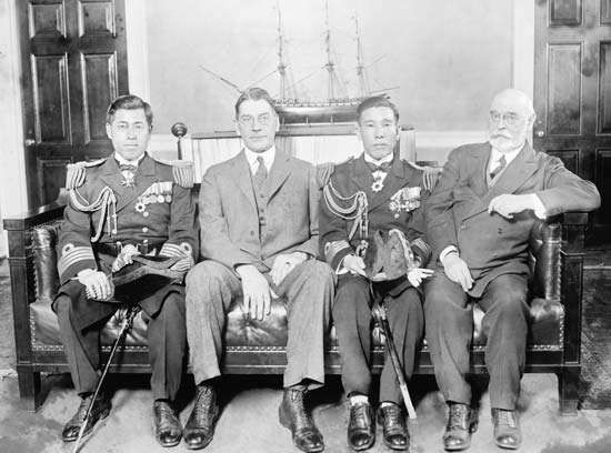 Isoroku Yamamoto (paling kiri) saat menjadi Atase Kaigun di Amerika Serikat.