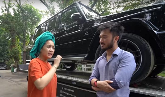 Rudi Salim bos Prestige Motorcars, langsung antarkan Mercy G-Class seperti permintaan Nagita Slavina. 