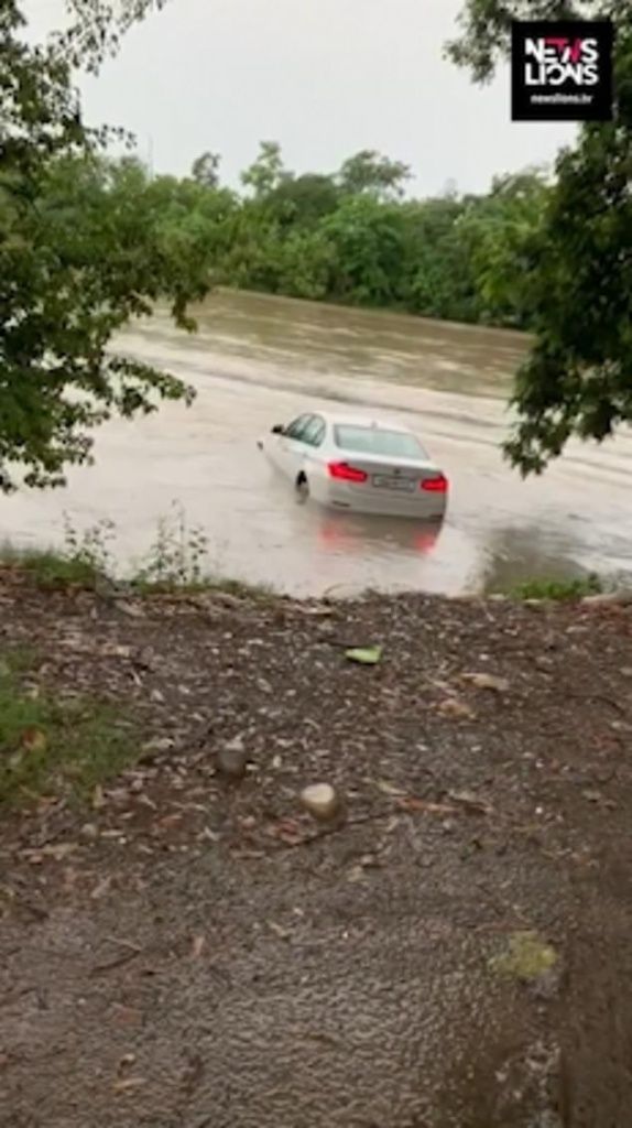 Mobil BMW hadiah orangtuanya yang diceburkan ke sungai