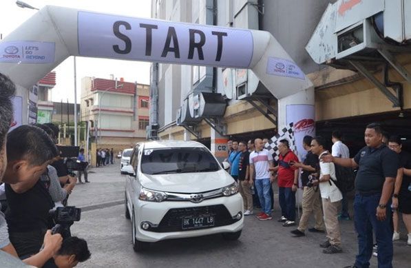 Pelepasan ratusan peserta Sebangsa Fun Trip membuka Festival Avanza-Veloz Sebangsa 2019 di Kota Medan.