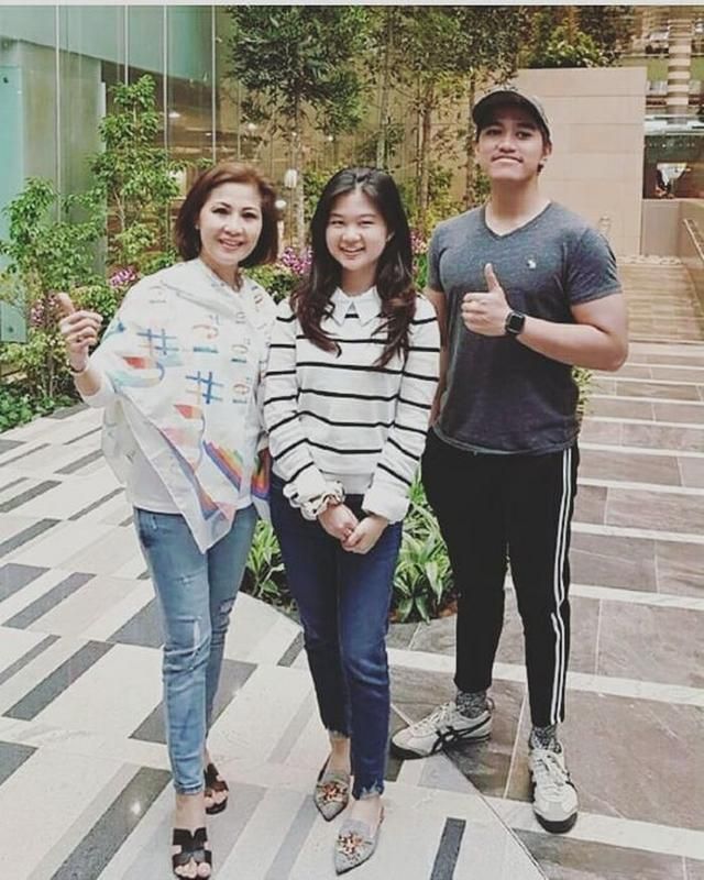 Kaesang bersama Felicia dan calon ibu mertua