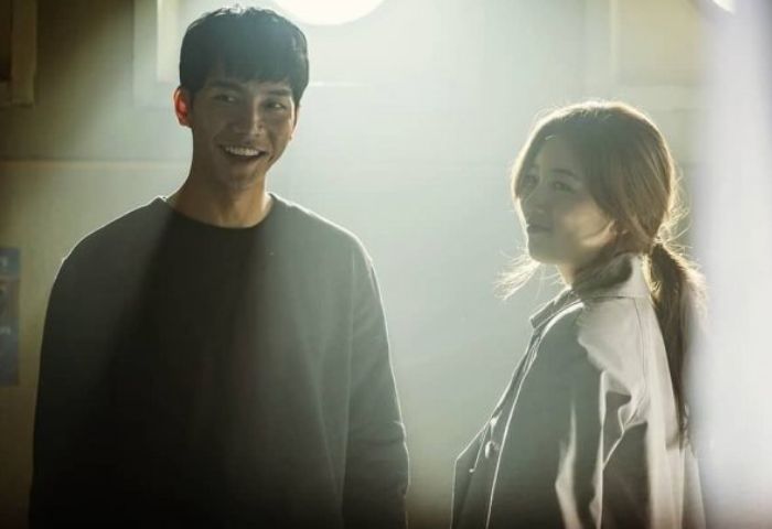 Ditunda Sejak April, Drama 'Vagabond' Lee Seung Gi dan Suzy Siap Kapan? - Semua Halaman - CewekBanget
