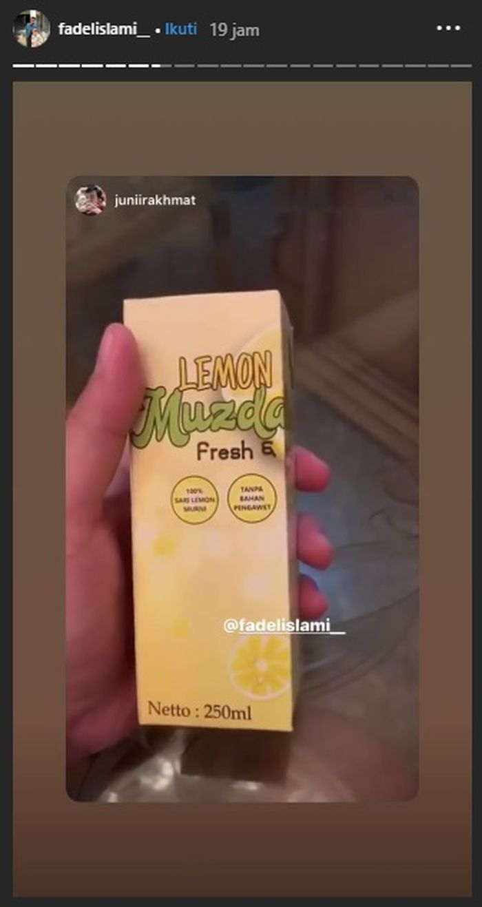 Fadel Islami dan Muzdalifah jualan minuman lemon 