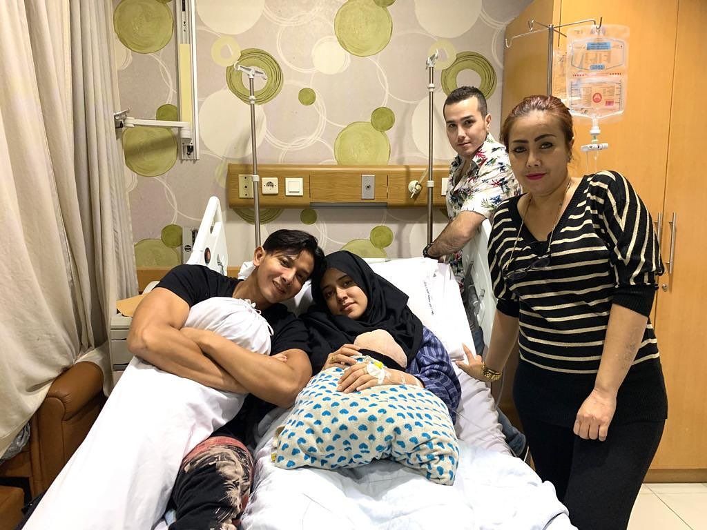 Fairuz dirawat di rumah sakit