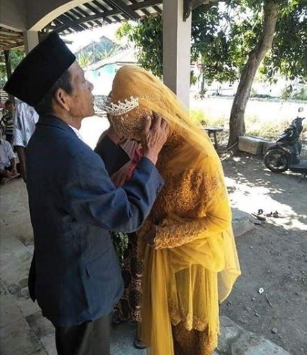 Mbah Dirgo dan Nuraeni