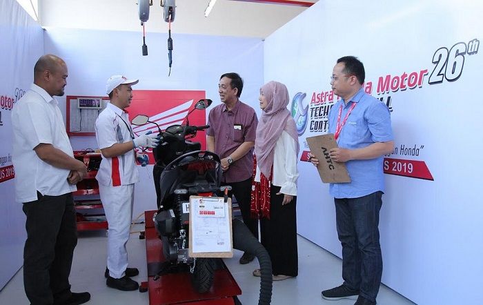 Astra Honda Motor Technical Skill Contest digelar kembali dan tahun ini dengan tajuk "Keahlian Teknisi Terbaik untuk Kepuasan Pelanggan Honda".