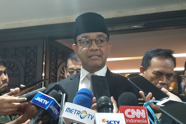 Gubernur DKI Jakarta Anies Baswedan saat Menanggapi Wacana Bekasi untuk Bergabung dengan Jakarta, di Gedung DPRD DKI Jakarta, Jalan Kebon Sirih, Jakarta Pusat, Senin (19/8/2019).