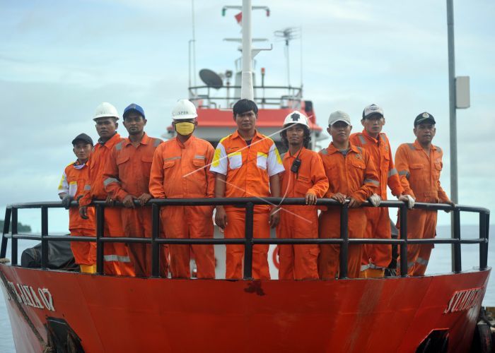 kapten dan ABK Kapal Sumber Jaya 07 