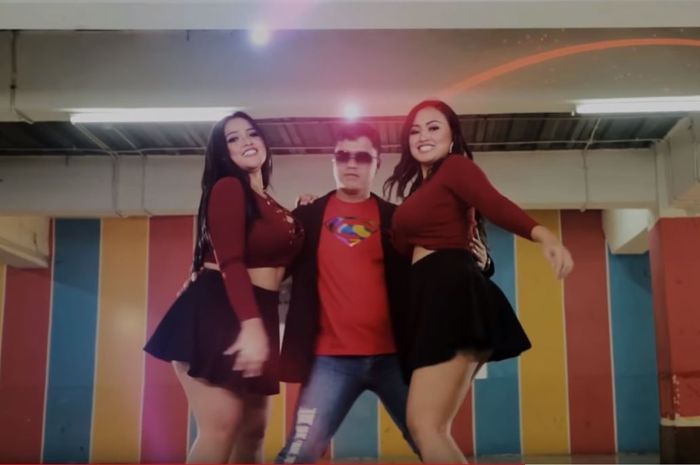 Duo Semangka dalam video klip 