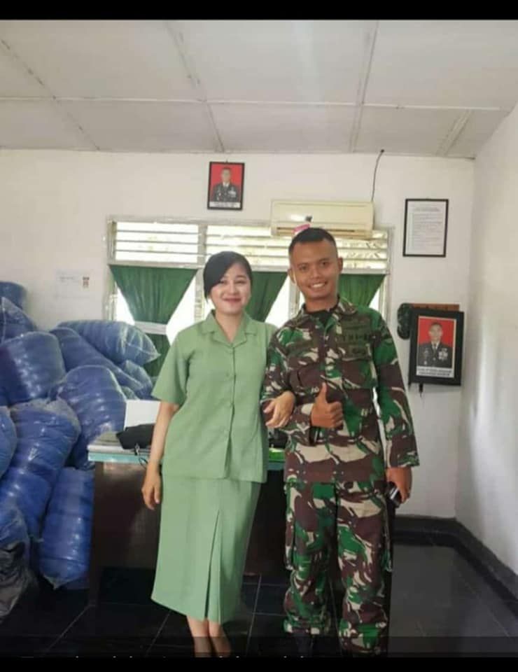 Prajurit TNI Lettu Inf Angga bersama kekasihnya, Diar Kusuma Dewi.