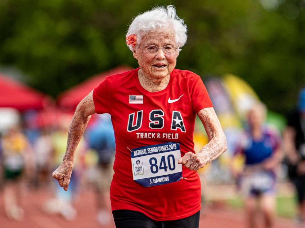 Tak Lagi Muda, Wanita 103 Tahun Ini Bawa Pulang Dua Medali Emas di Perlombaan Lari, Lihat Video Kisahnya!