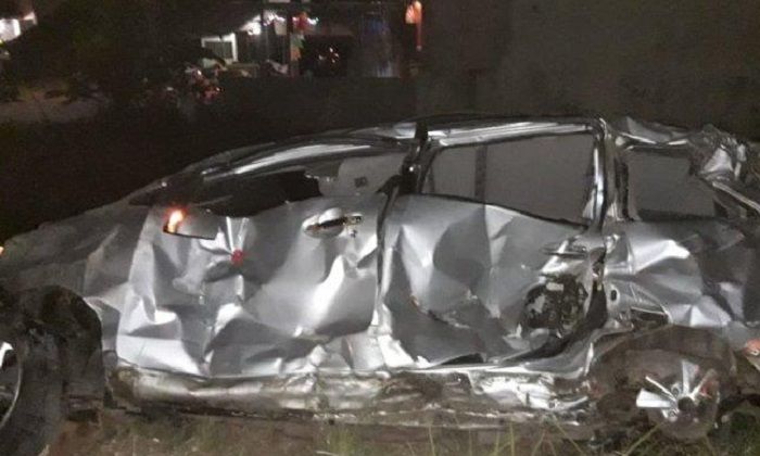 Toyota Avanza yang ditumpangi Lettu TNI Angga, hancur setelah tertabrak kereta api barang semen Holcim (24/3/2019)