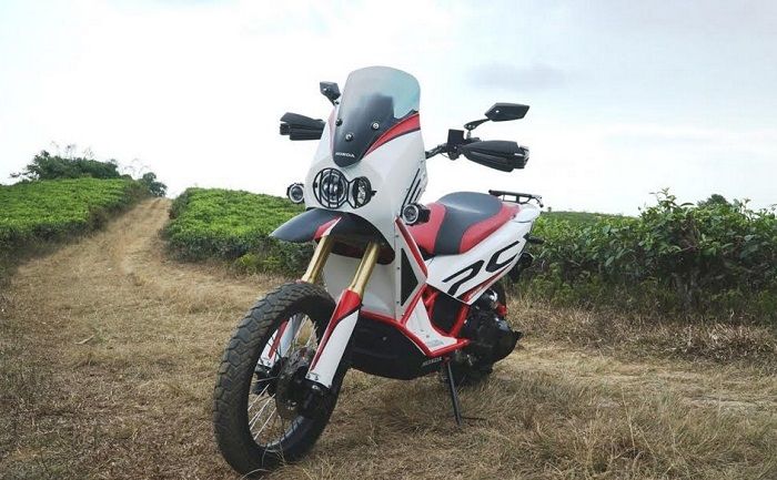 Skutik Honda PCX150 jadi motor adventure karya I Putu Tony Hadi Putra.