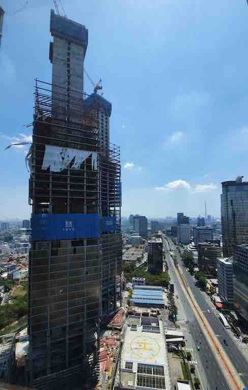 Dengan ketinggian 303 meter, Indonesia 1 akan menjadi salah satu gedung mixed-use ramah lingkungan tertinggi di Indonesia