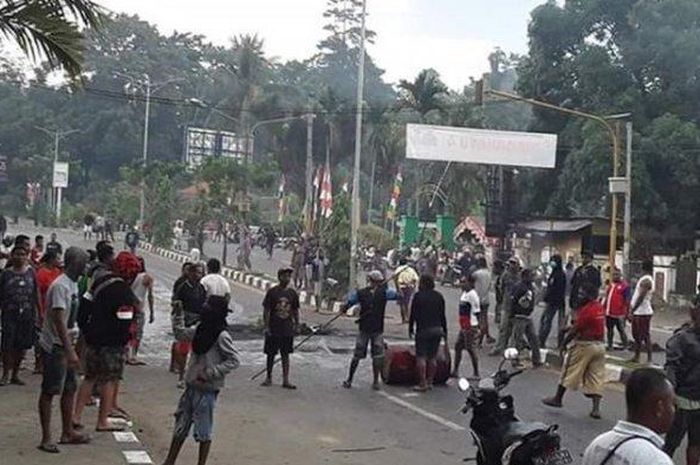 Kronologi aksi unjuk rasa berakhir anarkis di Deiyai, Papua
