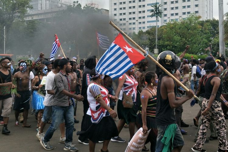 Mahasiswa Papua Tari Wasisi di Istana Negara, Jakarta Pusat, Rabu (28-8-2019). 