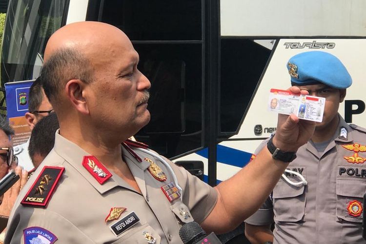 Kepala Korps Lalu Lintas (Kakorlantas) Polri, Irjen Pol Refdi Andri, saat mengeluarkan Smart SIM tersebut, ketika ditemui di Hotel Bidakara, Jakarta Selatan, Selasa (27/8/2019)