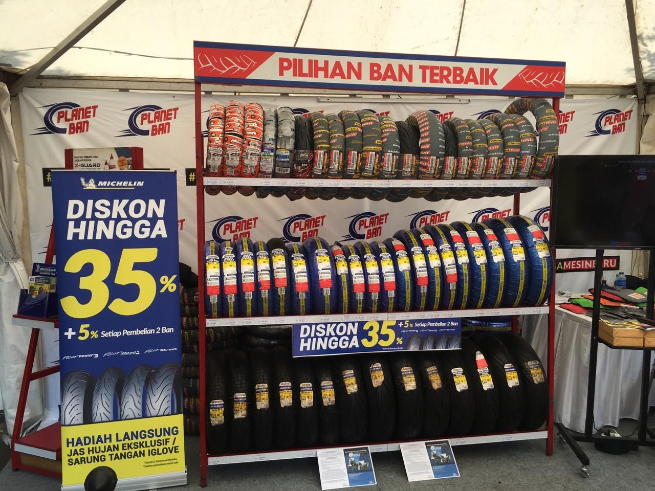 Planet Ban Kasih Potongan Harga Sampai 40 Buat Ban Gambot Di Otobursa Tumplek Blek 2019 Semua Halaman Motorplus