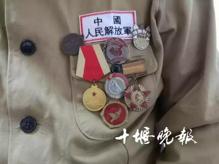 Beberapa medali yang dimiliki oleh Zhang Weikui.