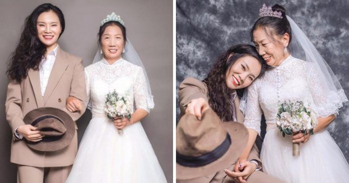 Ma Er mengajak ibunya membuat foto pernikahan.
