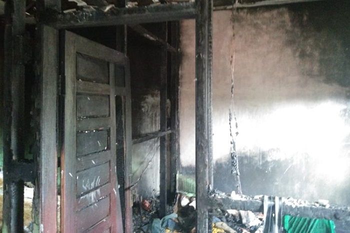 Kondisi rumah yang terbakar dan menyebabkan Hambali (19) warga Babah Buloh, Kecamatan Sawang, Aceh Utara, meninggal saat api membakar rumah tersebut, Rabu (4/9/2019).