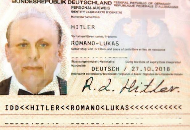 Paspor Romano-Lukas, disitu terlihat ia memiliki nama belakang Hitler