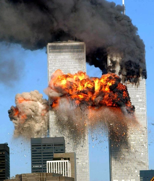 Kondisi World Trade Center New York setelah tertabrak dua pesawat terbang.